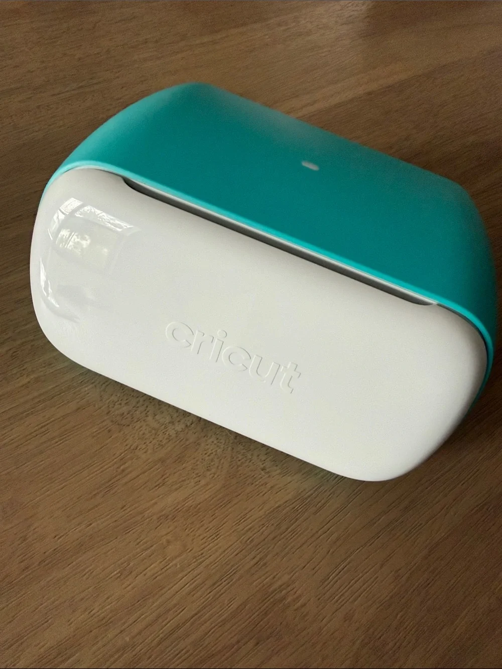 Cricut Joy Kit with Teal and White Machine and Assorted Pens and Labels - Picture 9 of 12